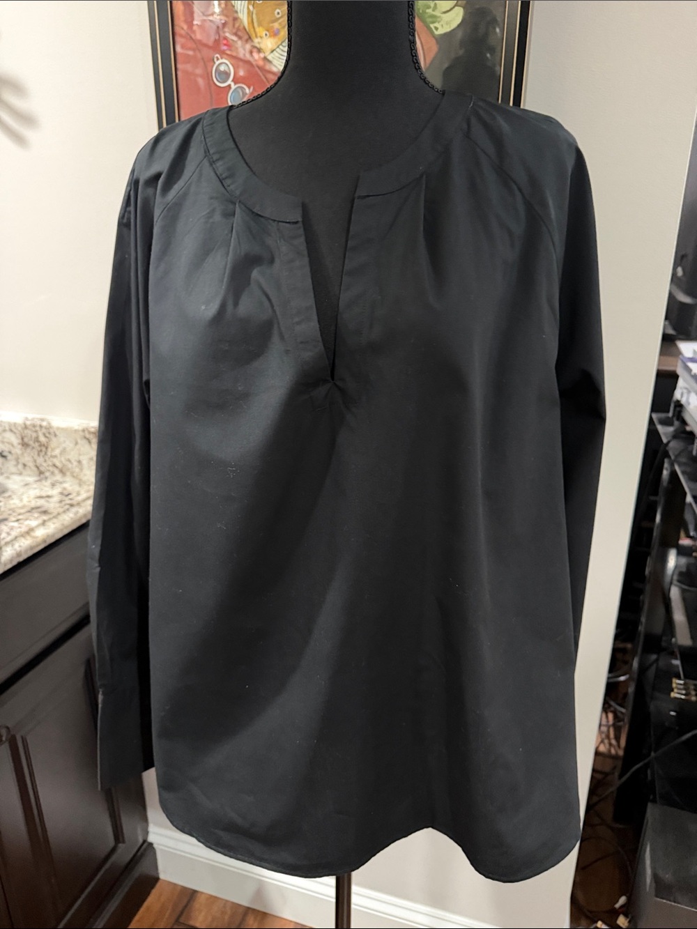 Banana republic size extra large Womens Black Long-Sleeve Popover Shirt like new